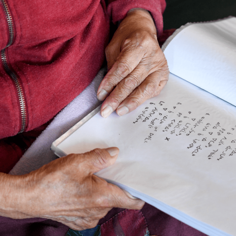 Elder reading syllabics